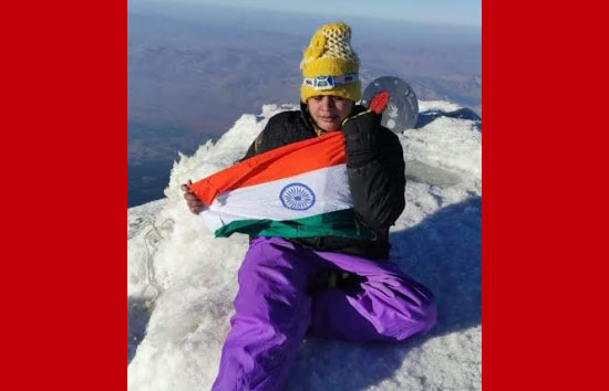 पर्वतारोही लक्ष्मी झा को अवसर ट्रस्ट ने किया सम्मानित