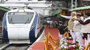  पीएम मोदी ने सिकंदराबाद-तिरुपति वंदे भारत एक्सप्रेस ट्रेन को दिखाई हरी झंडी 