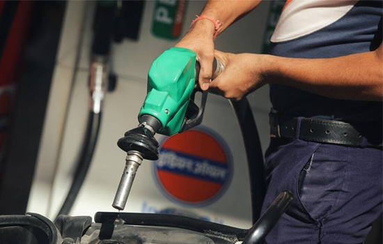 petrol-diesel price : मंगलवार को लगातार दूसरे दिन पेट्रोल-डीजल के दाम रहे स्थिर, जाने ताजा रेट