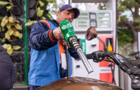 Petrol Diesel Prices Today : बिहार-राजस्थान में पेट्रोल-डीजल की कीमतों में गिरावट,लेकिन यहां बदल गए रेट 