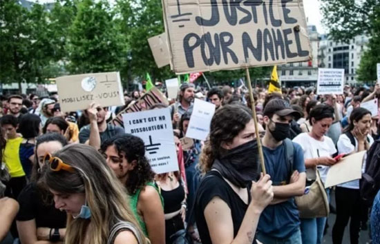 फ्रांस : सत्रह वर्षीय नाहेल को दफनाया गया, हिंसा जारी, हजारों गिरफ्तार