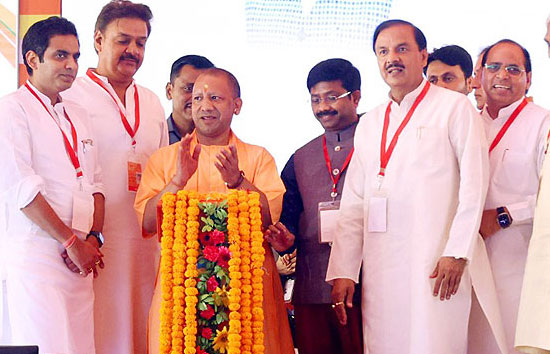 गौतमबुद्धनगर : मुख्यमंत्री योगी ने 1719 करोड़ की 124 विकास परियोजनाओं का लोकार्पण एवं शिलान्यास