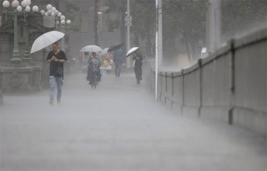 जापान में भारी बारिश, 24 घंटे में रिकॉर्ड 402.5 मिलीमीटर हुई वर्षा, छह की मौत