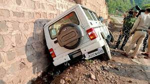 जम्मू-श्रीनगर नेशनल हाईवे उधमपुर पर बाली नाला के पास एक वाहन का हुआ बड़ा हादसा, तीन गंभीर रूप से घायल 
