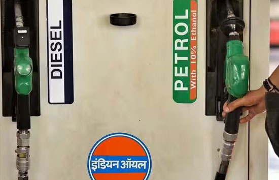 Petrol Diesel Price Today : नोएडा-गाजियाबाद में पेट्रोल हुआ सस्ता, चेक करें अपने यहां की नई कीमतें