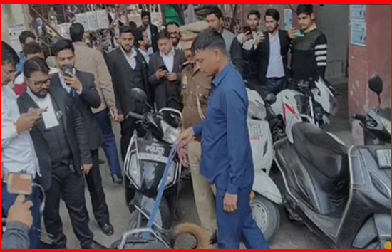 यूपी : प्रदेश की 18 जिलों की कचहरियों को बम से उड़ाने की मिली धमकी, लखनऊ से अयोध्या तक हाई अलर्ट