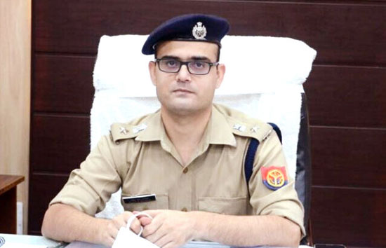 यूपी : चोरी के आरोप में महिला दरोगा ने बच्ची को बेरहमी से पीटा, एसएसपी ने किया लाइन हाजिर 