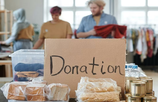 इंग्लैंड : मैनचेस्टर में दान पेटी में मिली ऐसी चीज कि मच गई अफरातफरी, दुकानों को करना पड़ा बंद 