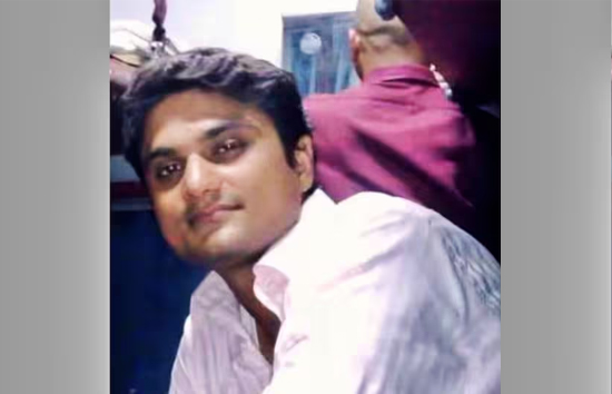 लखनऊ : कमरे में 4 दिन  तक पड़ा रहा बेटे का शव, मां को नहीं लगी भनक, बहन के फोन साल के बाद हुआ खुलासा 