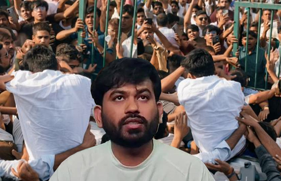 पेपर लीक पर प्रदर्शन के बीच CJP फाउंडर अभिजीत दिपके को युवक ने मारा थप्पड़, 2 हिरासत में