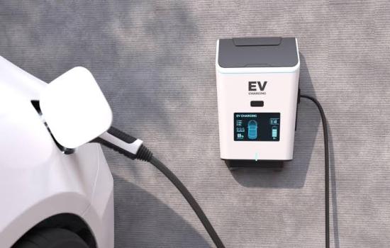 EV बूम के बीच खतरे की घंटी: 80,000 घरों की स्टडी में खुलासा, 45% घरों में चार्जिंग असुरक्षित