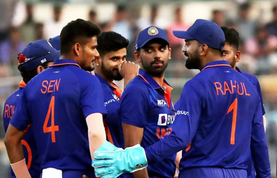 IND vs BAN : दूसरे वनडे मैच में रोहित शर्मा प्लेइंग-XI में इस खिलाड़ी को दिया मौका 