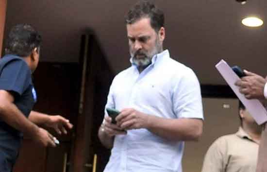 नीट छात्र की मौत के बाद सियासत तेज! राहुल गांधी ने परिवार से फोन पर  की बात 