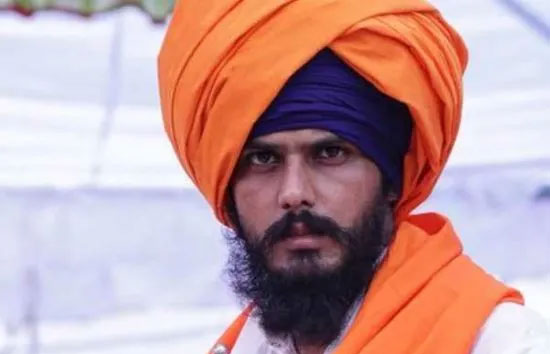 कट्टरपंथी खालिस्तान समर्थक अमृतपाल सिंह को कड़ी मश्कत के बाद पंजाब पुलिस ने हिरासत में लिया