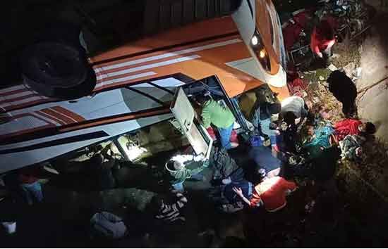 नेपाल में बड़ा हादसा : नदी में गिरी यात्रियों से भरी बस,  17 लोगों की मौत, 27 घायल, कई की हालत नाजुक 
