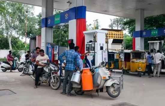 एक्साइज ड्यूटी घटाने से पेट्रोल-डीजल से किसे होगा फायदा, जनता पर क्या होगा असर?