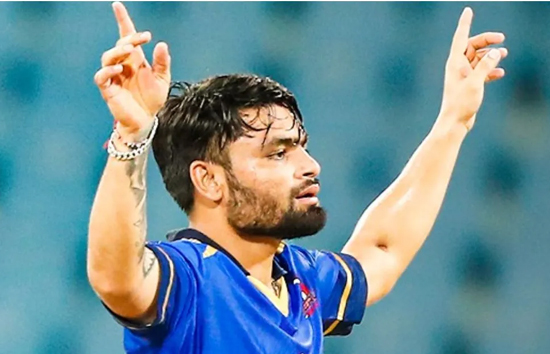 ​UP T20: ​बल्लेबाजी के साथ-साथ बॉलिंग ​में छाए रिंकू सिंह​, पहली ही गेंद पर मारा बोल्ड