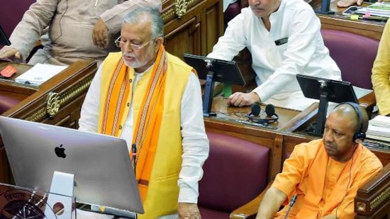 यूपी चुनाव से पहले योगी सरकार का 'मास्टरस्ट्रोक': विधानसभा में ₹59,000 करोड़ से अधिक का अनुपूरक बजट पेश!