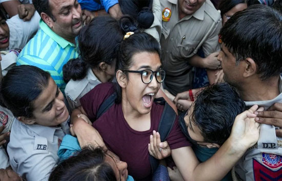 AISA अध्यक्ष नेहा बोरा केस: 'बैड बॉय' की इमेज पर कोर्ट की टिप्पणी, ASG बोले— आधार के बिना नहीं हुई कार्रवाई