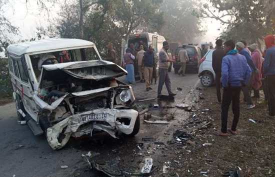 सीतापुर : महमूदाबाद में दर्दनाक हादसा, मां-बेटी समेत 4 लोगों की मौत