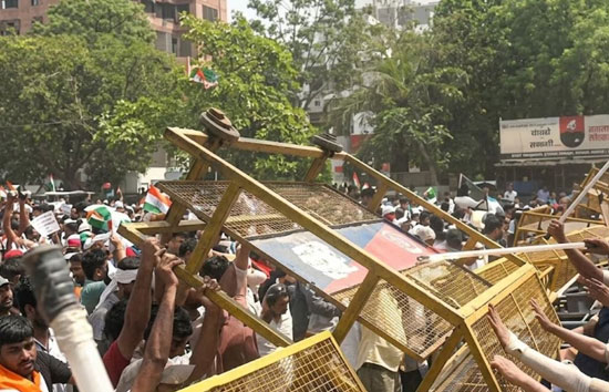 पटना में शिक्षक अभ्यर्थियों पर लाठीचार्ज, TRE 4 विज्ञापन में देरी से सड़कों पर उतरे छात्र 