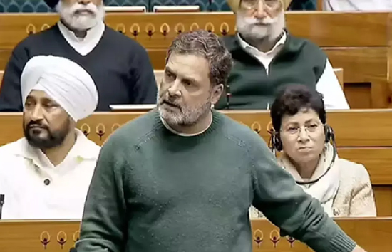 राहुल गांधी लोकसभा में गुस्से में नजर आए राहुल, कहा देश को बेचकर इन्हें शर्म नहीं आती