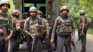 कुलगाम में सुरक्षाबलों और आतंकियों के बीच मुठभेड़ जारी