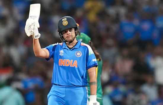 शेफाली वर्मा बनी 100 T20 इंटरनेशनल मैच खेलने वाली सबसे युवा भारतीय महिला खिलाड़ी 