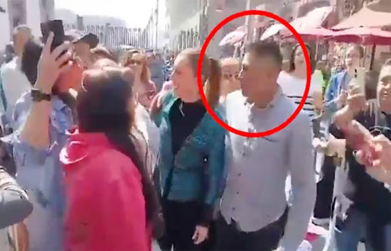 मेक्सिको : नशे में शख्स ने की राष्ट्रपति क्लाउडिया शेनबॉम के साथ छेड़छाड़, बीच सड़क की चूमने की कोशिश