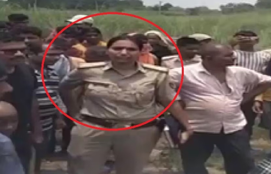लापता महिला की अधजली मिली लाश, थाना अध्यक्ष बोलीं- 'धूप लग रही है...जल्दी करो'
