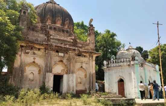 लखनऊ : कसमंडी किला-मस्जिद में बकरीद में पर होने वाली नमाज पर रोक, फोर्स तैनात