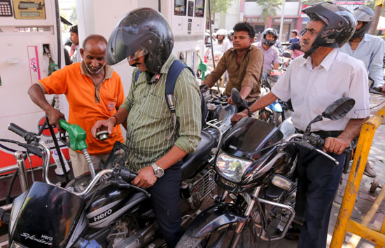 Petrol-Diesel Price Hike: 3 से ₹4 से नहीं होगा कुछ, अभी और बढ़ सकते हैं पेट्रोल-डीजल के दाम!