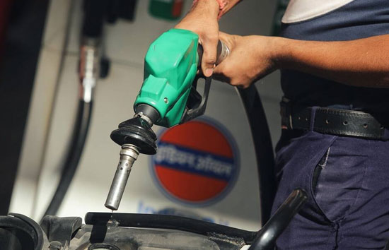 Petrol Diesel Price Today : पश्चिम बंगाल में पेट्रोल-डीजल की कीमतों बढ़ोत्तरी, मध्य प्रदेश में हुआ सस्ता 