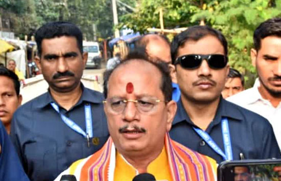 बिहार चुनाव : लखीसराय में बीजेपी उम्मीदवार विजय कुमार सिन्हा के काफिले पर पथराव, RJD पर लगाया आरोप 