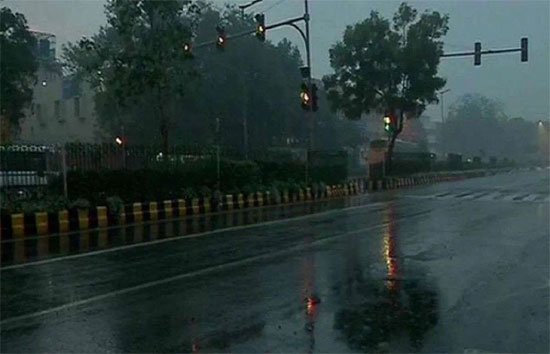 बुधवार को दिल्ली-यूपी समेत 20 राज्यों में होगी भारी बारिश, मौसम विभाग का अलर्ट   