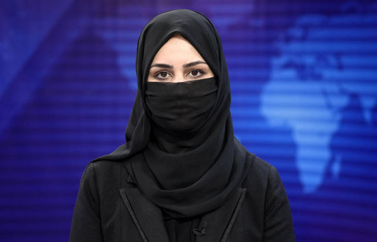तालिबान सरकार का महिला टीवी एंकरों को चेतावनी, न्यूज पढ़ते समय सिर्फ दिखनी चाहिए आंखें, चेहरा नहीं 