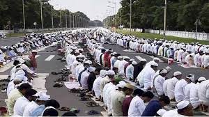दारुल उलूम का फरमान इस बार मुसलमान बकरीद की नमाज ईदगाह और मस्जिदों में करें अदा 