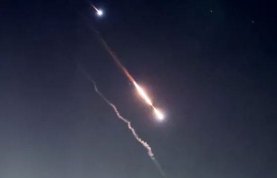 इजरायल ने ईरान के हथियारों के 20 टारगेट को किया तबाह, 100 फाइटर जेट्स की स्ट्राइक