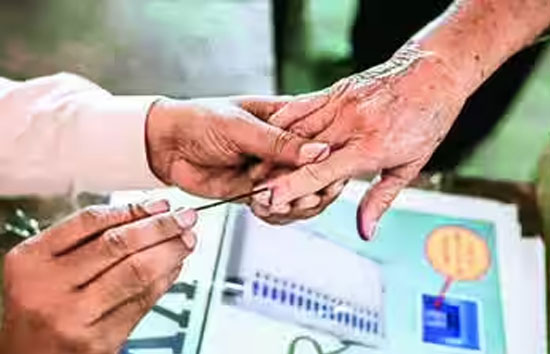 यूपी विधान परिषद चुनाव: 11 सीटों पर मतदान संपन्न, वाराणसी और मुरादाबाद-बरेली में जमकर पड़े वोट; अब नतीजों का इंतजार