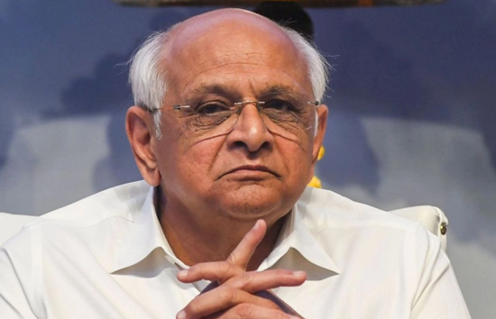 गुजरात में मुख्यमंत्री छोड़कर सभी मंत्रियों ने दिया इस्तीफा, नई कैबिनेट का गठन जल्द 