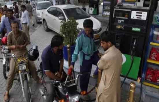 gold-silver price today : चांदी के दाम में 7000 रुपये की गिरावट, सोना 2000 रुपये फिसला 