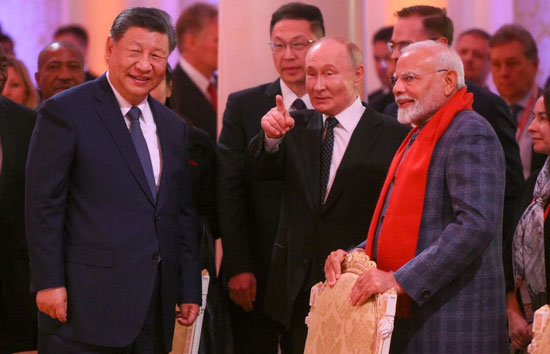 कजान से आई खूबसूरत तस्वीर, एक टेबल पर नजर आए पुतिन, मोदी और जिनपिंग, आज होगी मीटिंग, दुनिया की है पूरी नजर 