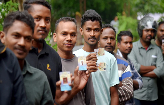 असम, केरलम और पुडुचेरी में बंपर वोटिंग, EVM में कैद हुआ उम्मीदवारों के भाग्य का फैसला 