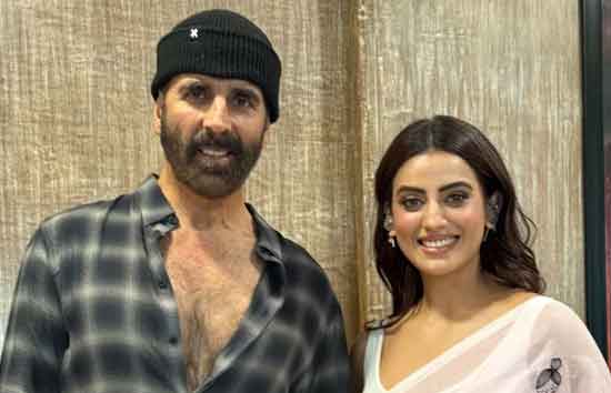 'घिस घिस घिस' ने 13 दिन में पार किए 23 मिलियन व्यूज; वेलकम टू द जंगल से अक्षरा का बॉलीवुड डेब्यू, इमोशनल हुईं एक्ट्रेस
