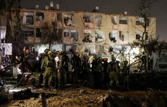 इजरायल के परमाणु प्लांट वाले डिमोना शहर पर   ईरान ने ताबड़तोड़ किये हमले...बोला-बदल गया जंग का समीकरण