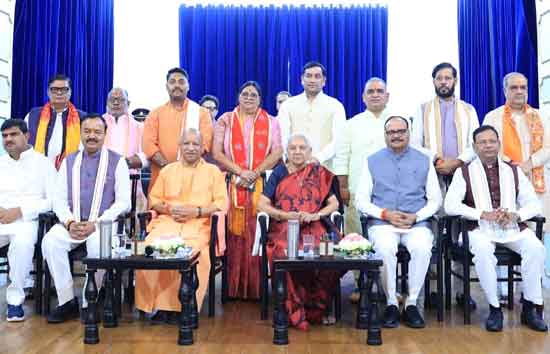 उत्तर प्रदेश में योगी मंत्रिमंडल का हुआ विस्तार, 6 नए चेहरों को मिली जगह, दो मंत्रियों का प्रमोशन