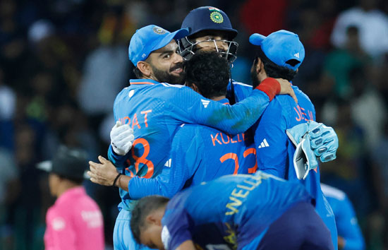 एशिया कप : कुलदीप की फिरकी में फंसे श्रीलंकाई खिलाड़ी, भारत ने 41 रनों से हराया