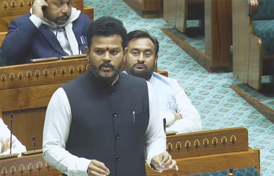 Petrol Diesel Prices : महाराष्ट्र से लेकर नोएडा तक बढ़े पेट्रोल-डीजल के नए दाम, इन शहरों में भी बदल गई आज नई कीमतें 