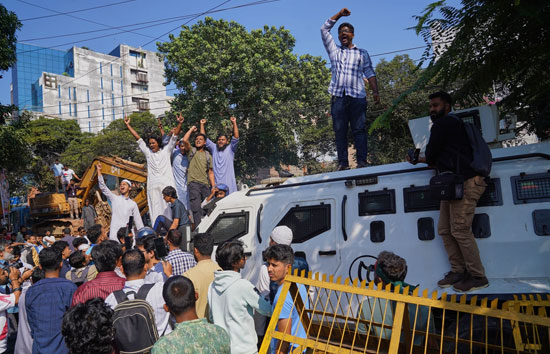 शेख हसीना को फांसी की सजा के  ऐलान के बाद  सुलग उठा बांग्लादेश, 2 की मौत