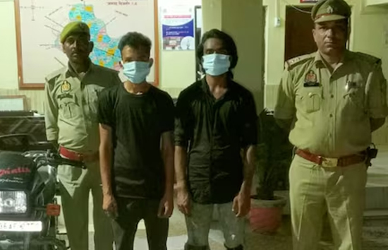 यूपी : बिजनौर में कावड़ियों के साथ मारपीट, पुलिस ने तीन को किया गिरफ्तार 